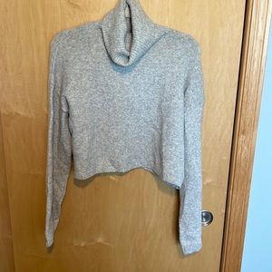 Bershka Size Medium Gray Cropped Turtleneck